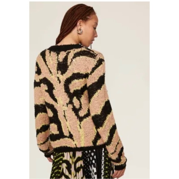 Le Superbe
Electric Zebra Cardigan size medium EUC - Picture 4 of 13